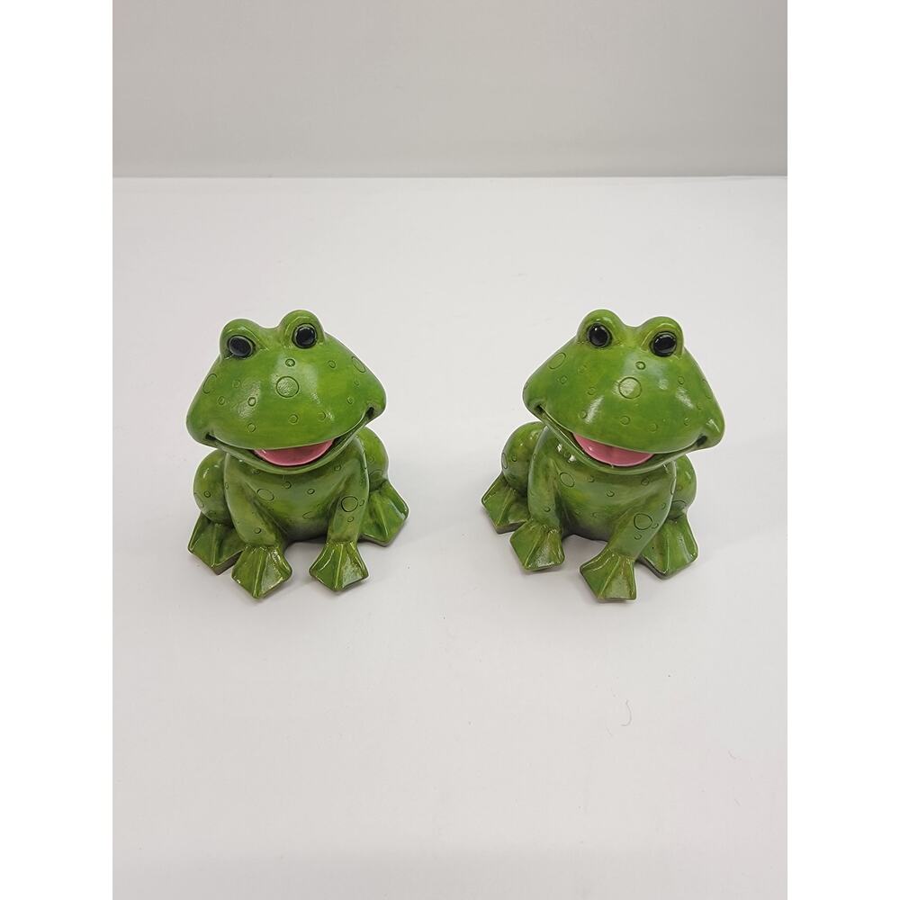 Vintage pair of frogs 3" figurines